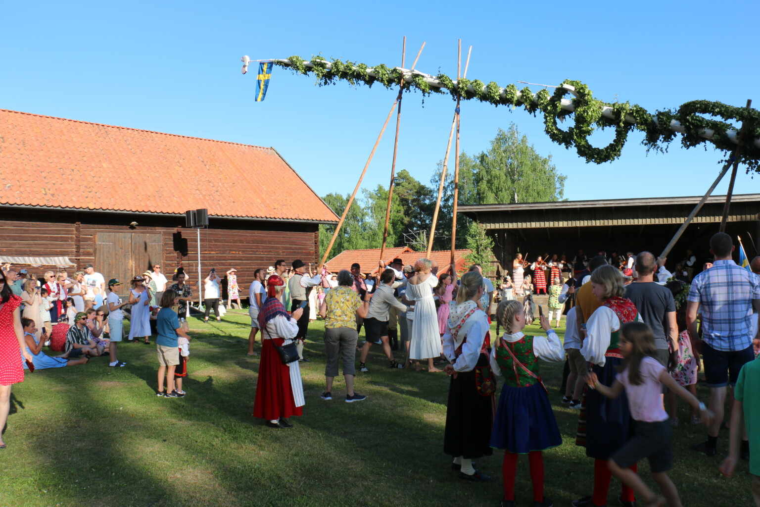 The raising of the maypole